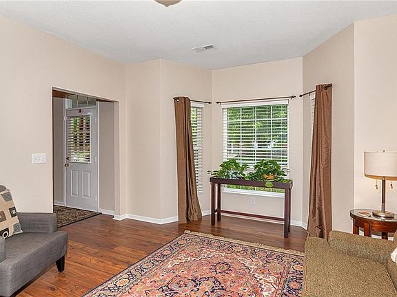 5th image of 650 Rockport Pl