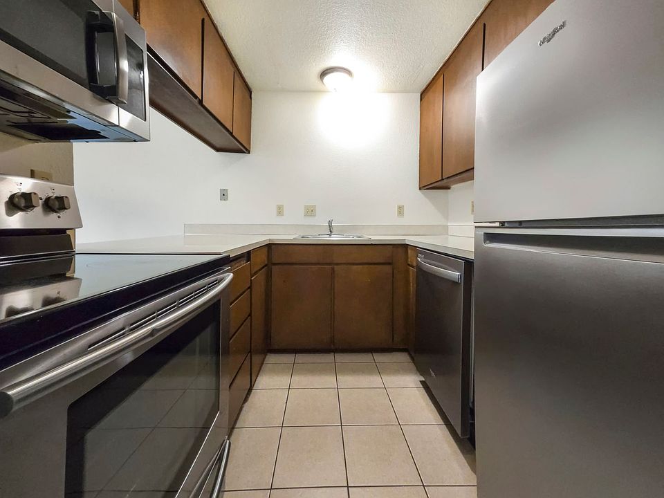 1st image of 24423 27th Ave S #1