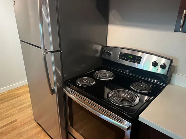 3641 Evanston Ave N APT 204, Seattle, WA 98103