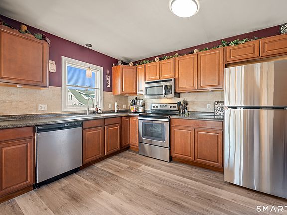 5th image of 192 Wolcott Hill Road