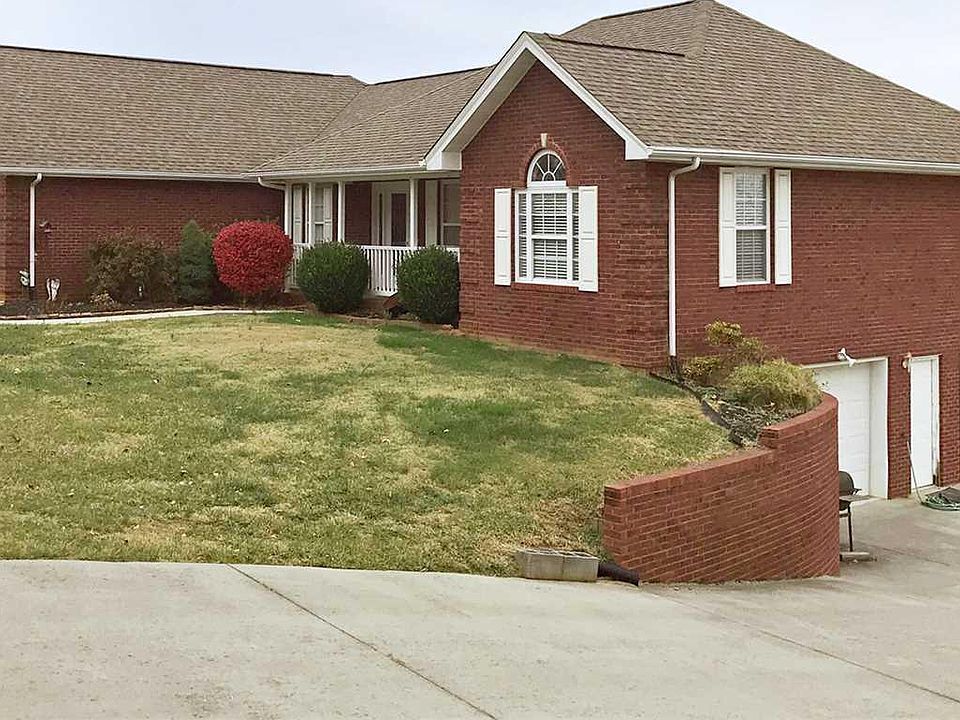 1st image of 144 Skyline Dr