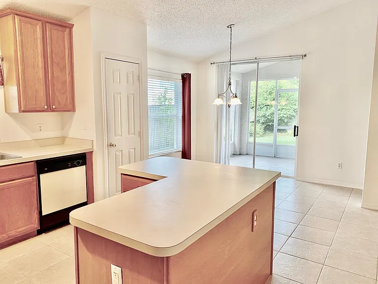 647 Bridge Creek Blvd — Photo 5