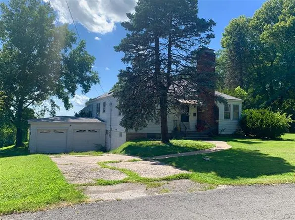 5 N Crown Dr, Collinsville, IL 62234