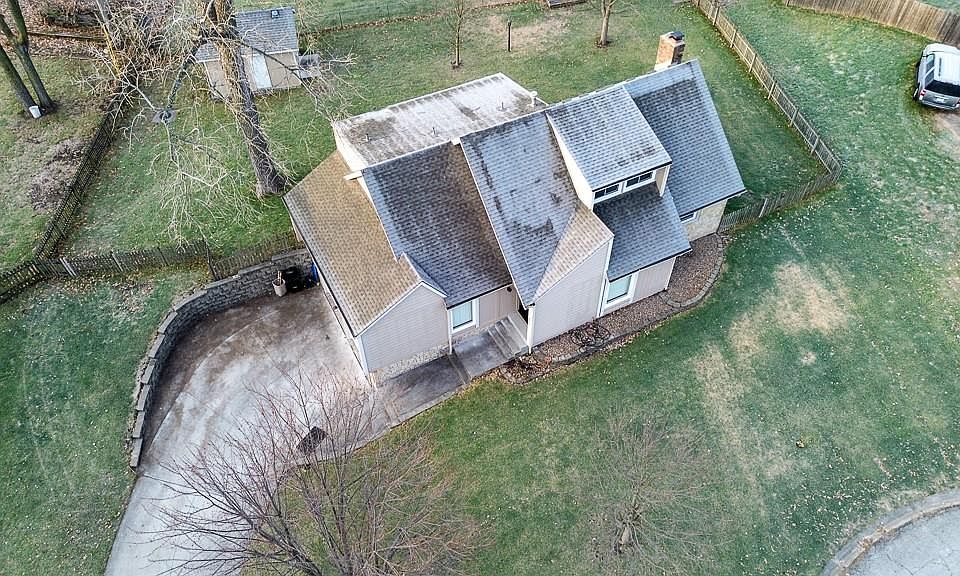 1st image of 2712 S Cochise Dr