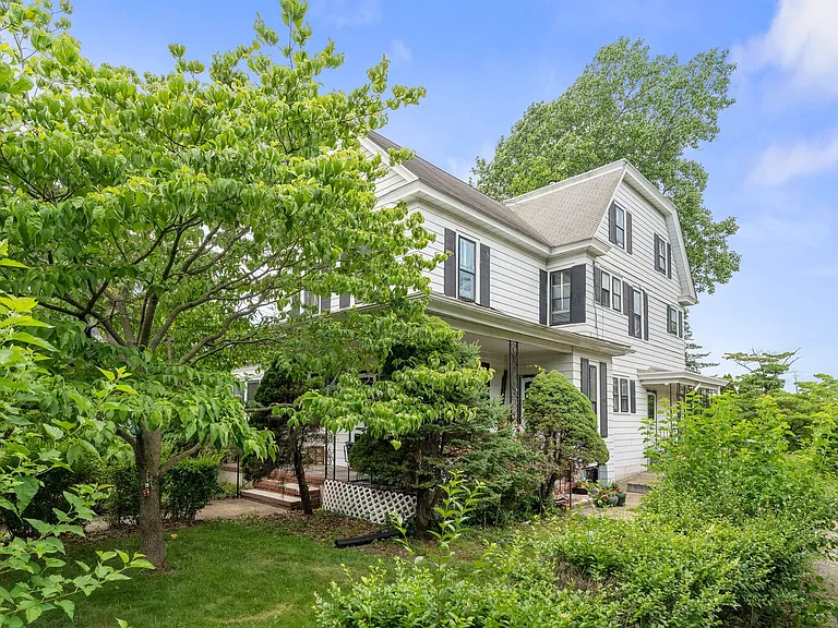 519 Kings Hwy — Photo 10