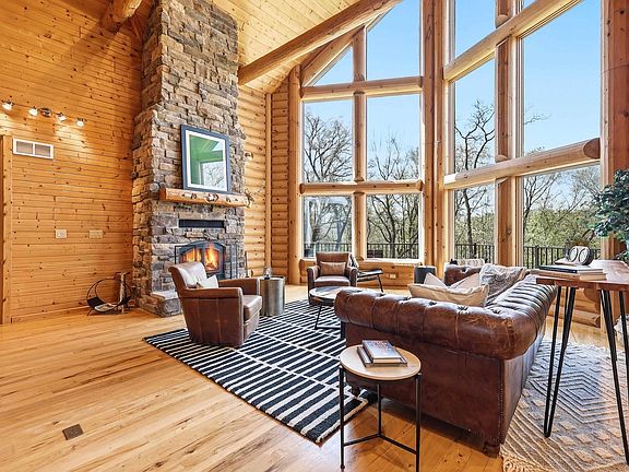 2nd image of 18134 Paradise Valley Rd