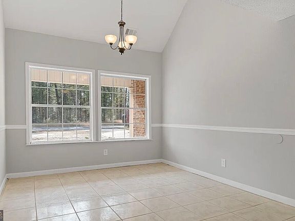 5th image of 7513 Columbus Rd