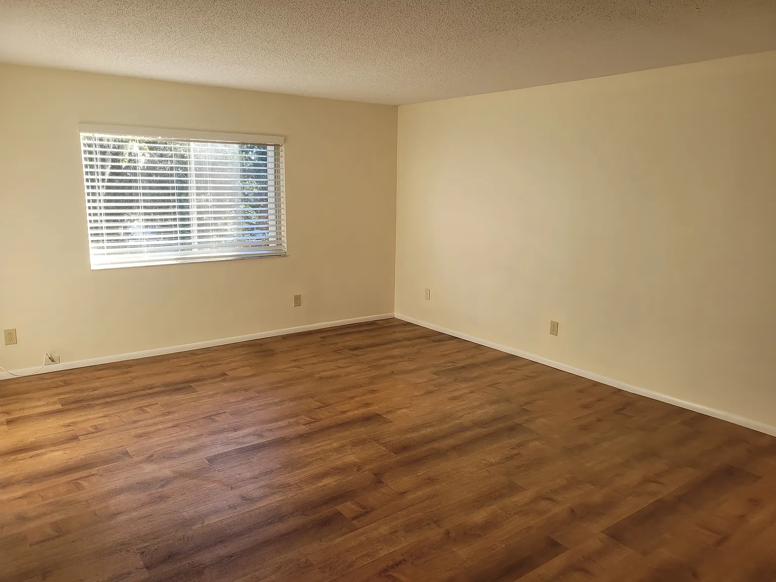 Studio, 450 sqft, $1,225 — Photo 2