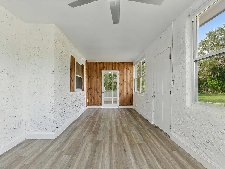 8812 Oakwood Dr — Photo 23