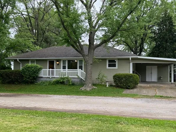 1101 E Leander St, Clinton, IL 61727