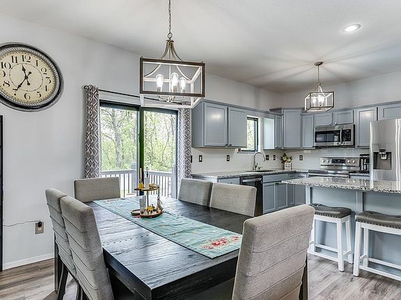 5th image of 1124 N High Park Dr