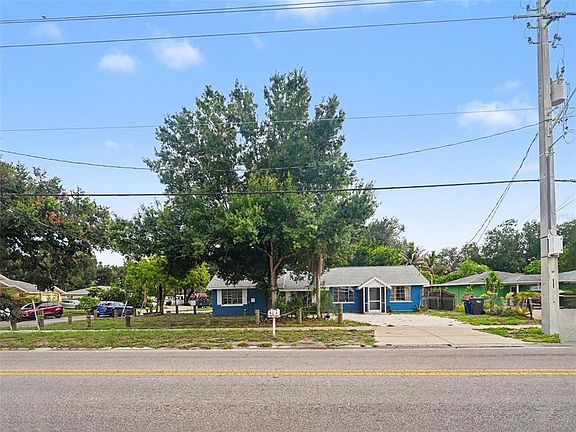 3rd image of 124 26TH AVENUE E #A
