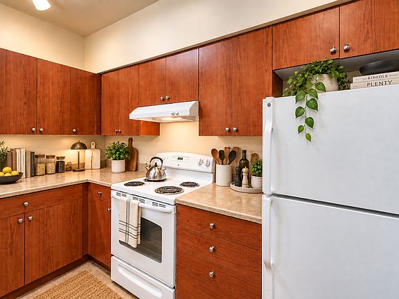 4th image of 3351 S 175th St APT 101