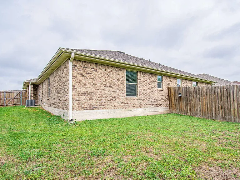4409 Brutus Ln #B — Photo 19