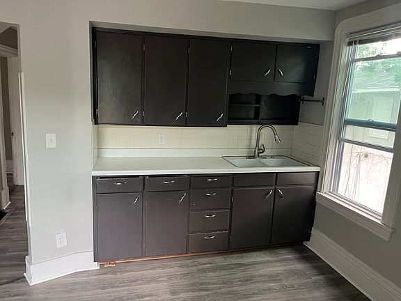 4th image of 415 W Franklin Ave #2
