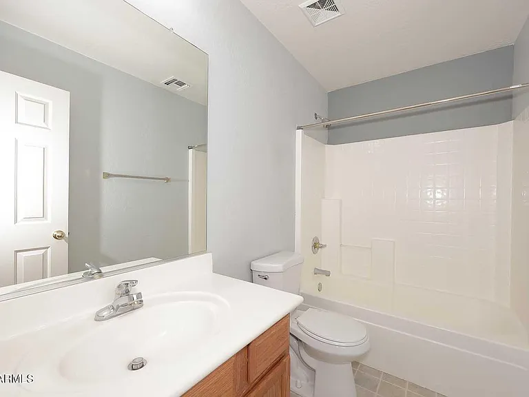 10945 W Loma Ln — Photo 21