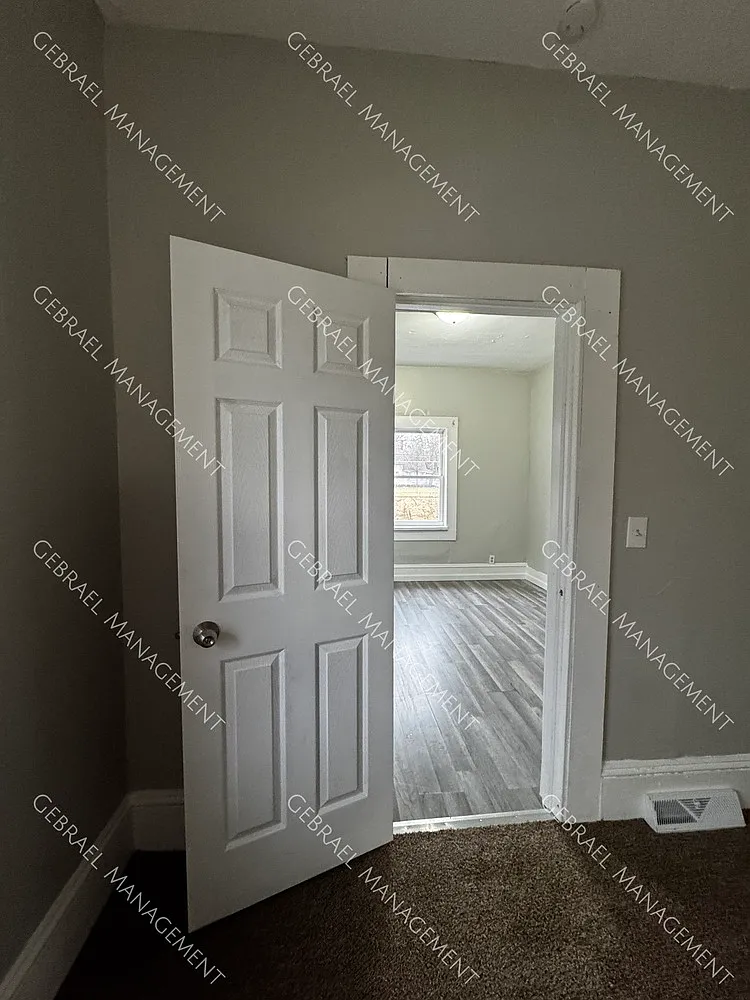 Building Photo - 1344 Gage St