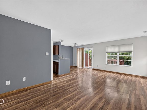 2nd image of 604 Bayberry Ct W