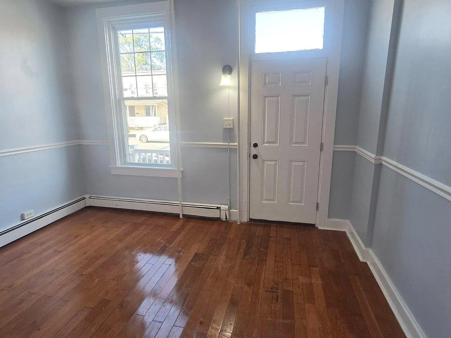 3 bed, 2.0 bath, 1326 sqft, $1,850 — Photo 2