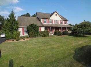 400 E Mayfield Cir, Bethlehem, PA 18020