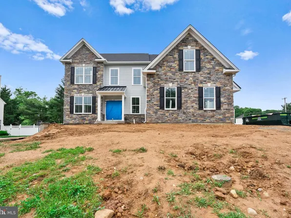 1055 Garey Dr, Yardley, PA 19067