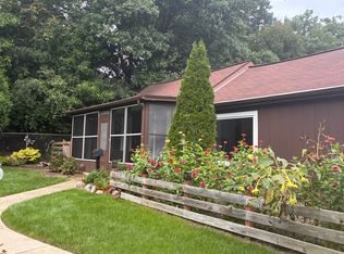 230 E Hillside Rd, Barrington, IL 60010