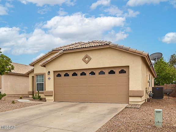 3rd image of 4523 W Holly Berry Way