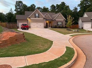 879 Joy Dr, Hoschton, GA 30548