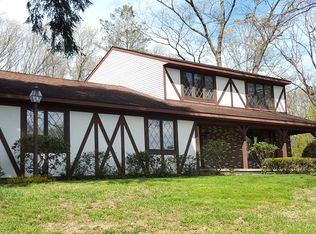 61 Fredericks Rd, Glenville, NY 12302