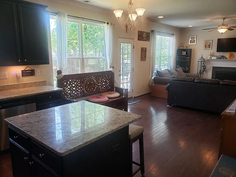 328 Cherry St — Photo 9