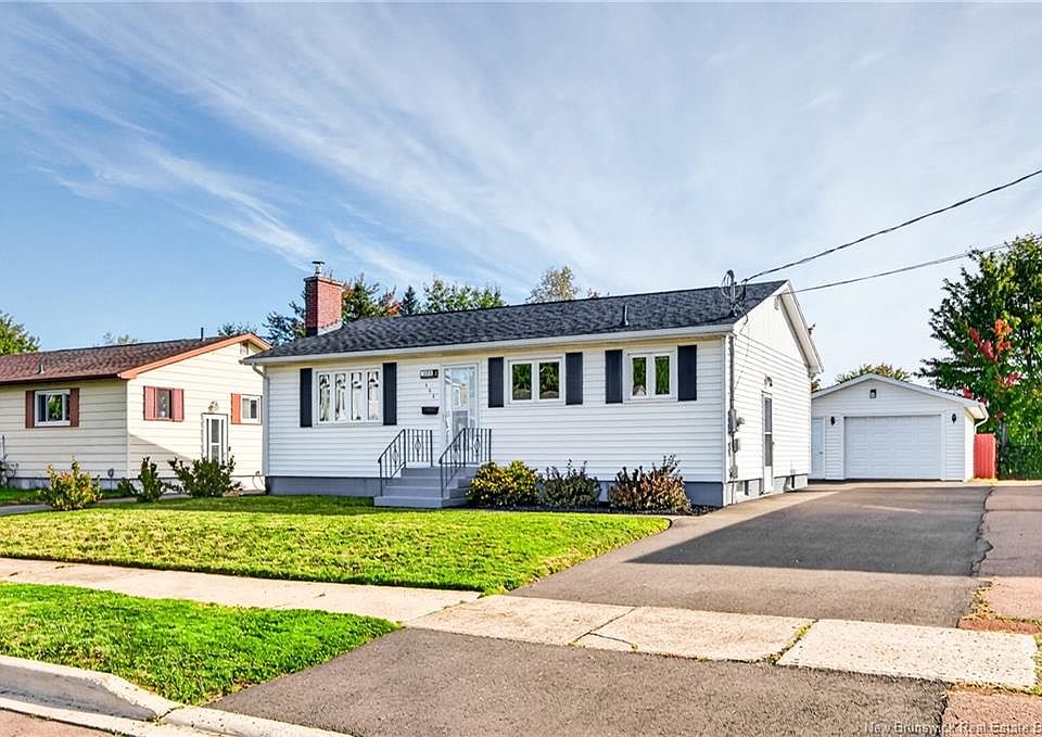 1st image of 153 2nd Ave