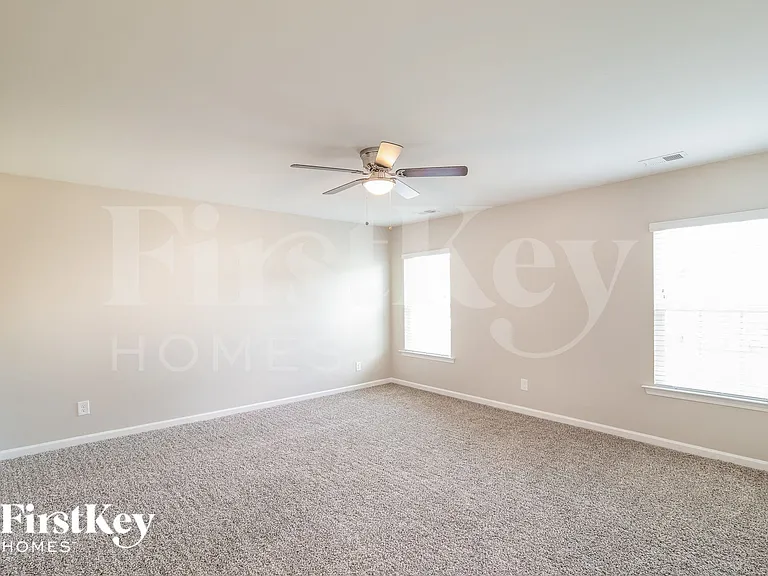 758 Redbud Ln — Photo 8