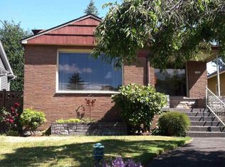 1226 NE 69th St, Seattle, WA 98115