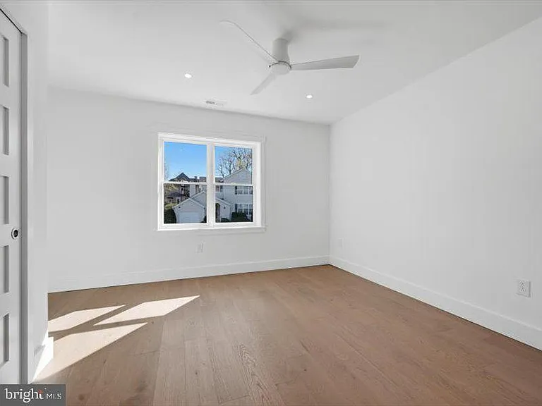 318 Dudley Ave — Photo 32