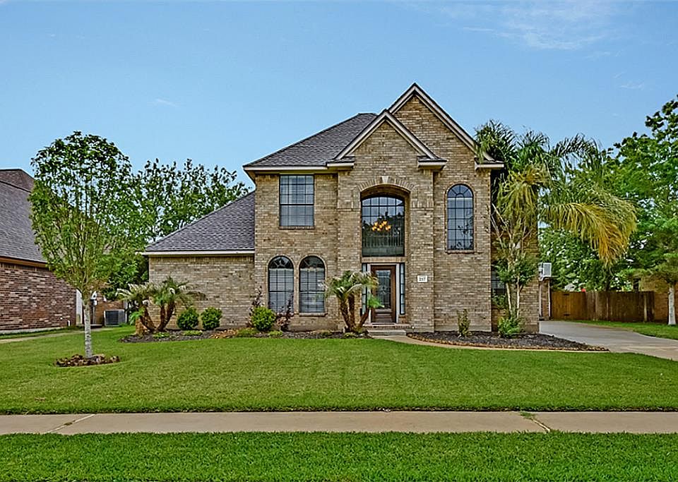 1st image of 217 Rosemary Ln