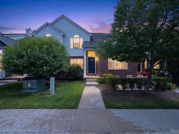 14203 Adri Cir, Walled Lake, MI 48390