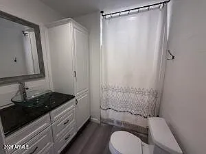 2 bed, 1.0 bath, 700 sqft, $1,400 — Photo 2