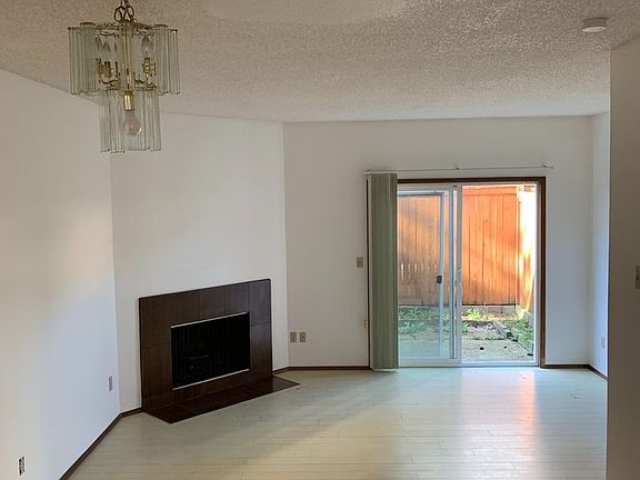 4th image of 37 146th Ave SE #D3