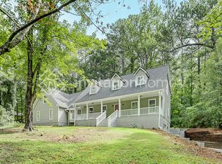 429 Woodland Dr, Fairburn, GA