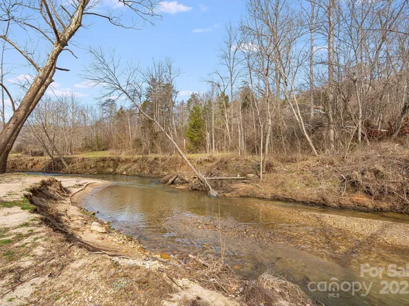 127 Harper Valley Ln, Lake Lure, NC 28746