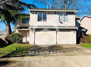 160 E Fairfield St, Gladstone, OR
