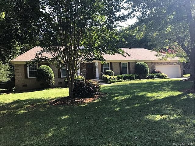 1st image of 7634 Bedfordshire Dr