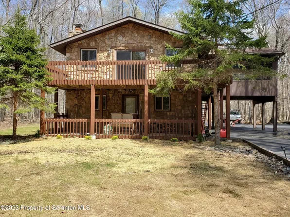 86 Mountain Glen Dr, Gouldsboro, PA 18424