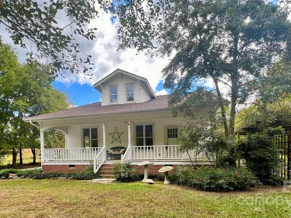 414 E 10th St, Oakboro, NC 28129