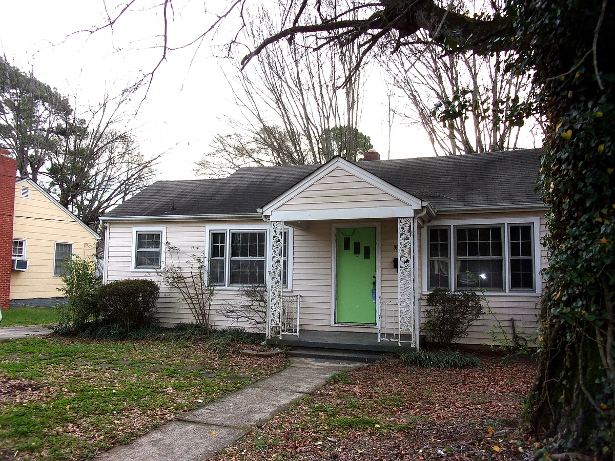 Building Photo - 517 S Jones Ave