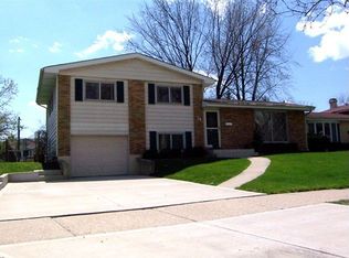 74 Lombard Cir, Lombard, IL