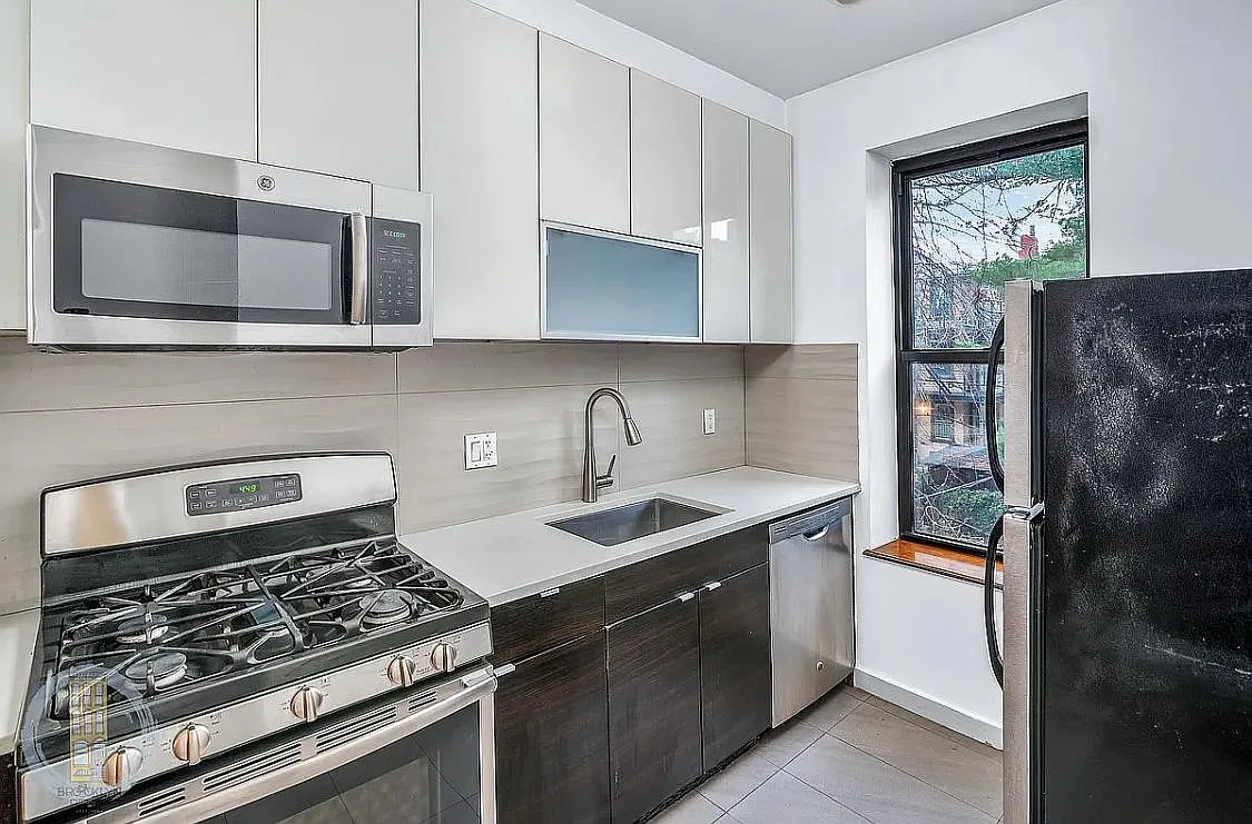 565 Chauncey Street — Photo 1