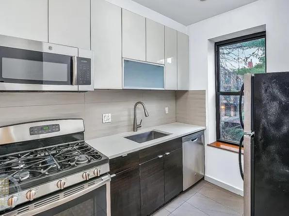565 Chauncey Street image 1 of 8
