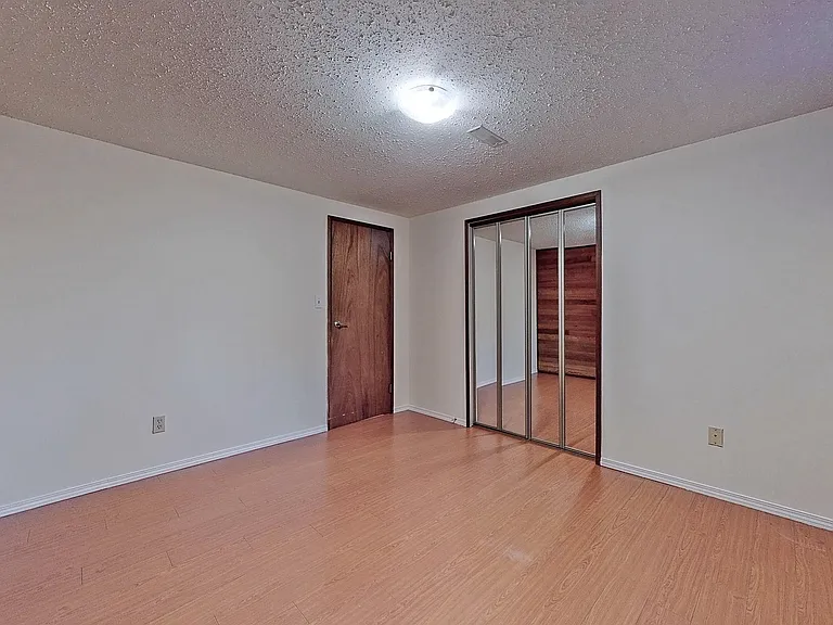 768 Como Lake Ave — Photo 18