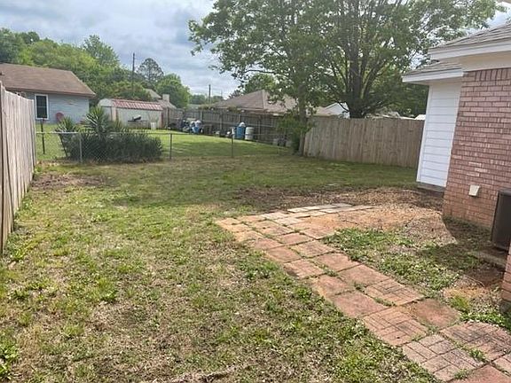 3rd image of 2824 Country Brook Dr